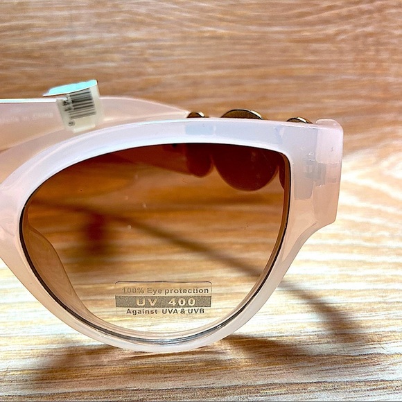 Sunglasses Cat Eye Blush Pink Lucite Side Gold Medallion Coins Eye Protection - Picture 4 of 5
